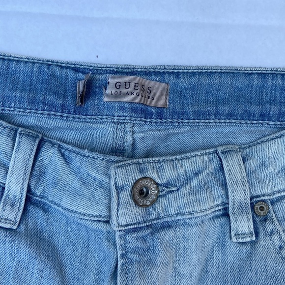 New GUESS Women’s Boy Fit Denim Shorts SZ 27 - Picture 2 of 7